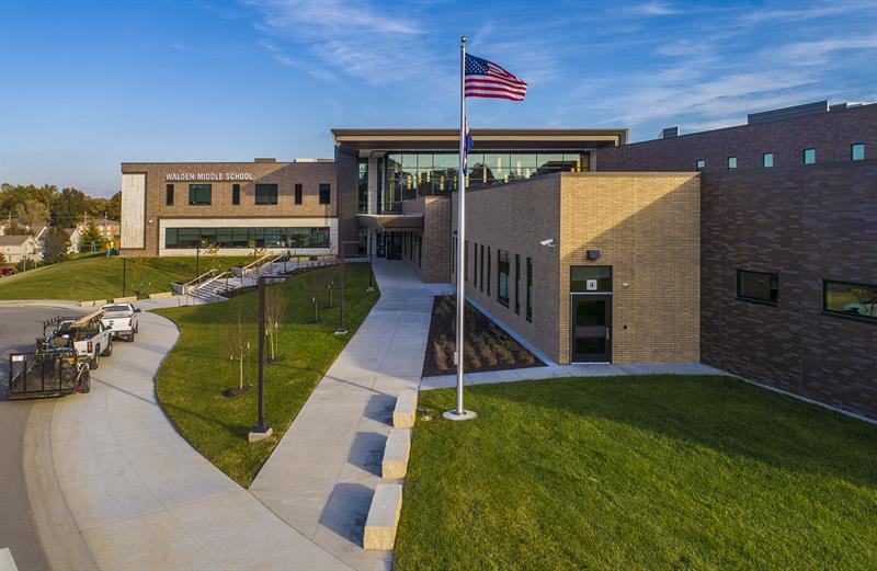 Park Hill Middle School, Park Hill, MO 02.jpg